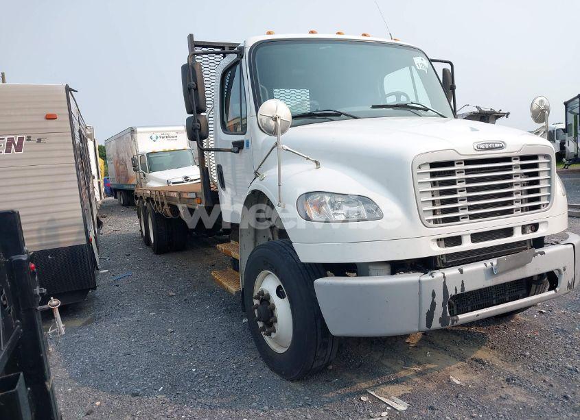 2017 Freightliner M2 106 (VIN 1FVHCYCY0HHJB2188) main photo