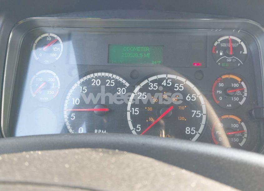 Photo 5 of 2017 Freightliner M2 106 (VIN 1FVHCYCY6HHHZ0922)