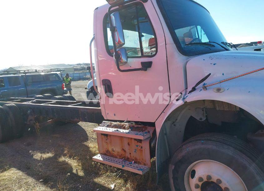 Photo 13 of 2016 Freightliner M2 106 MEDIUM DUTY (VIN 1FVHCYCY9GHGZ2921)