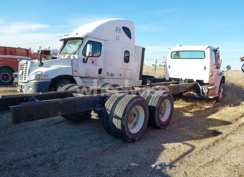 Photo 4 of 2016 Freightliner M2 106 MEDIUM DUTY (VIN 1FVHCYCY9GHGZ2921)