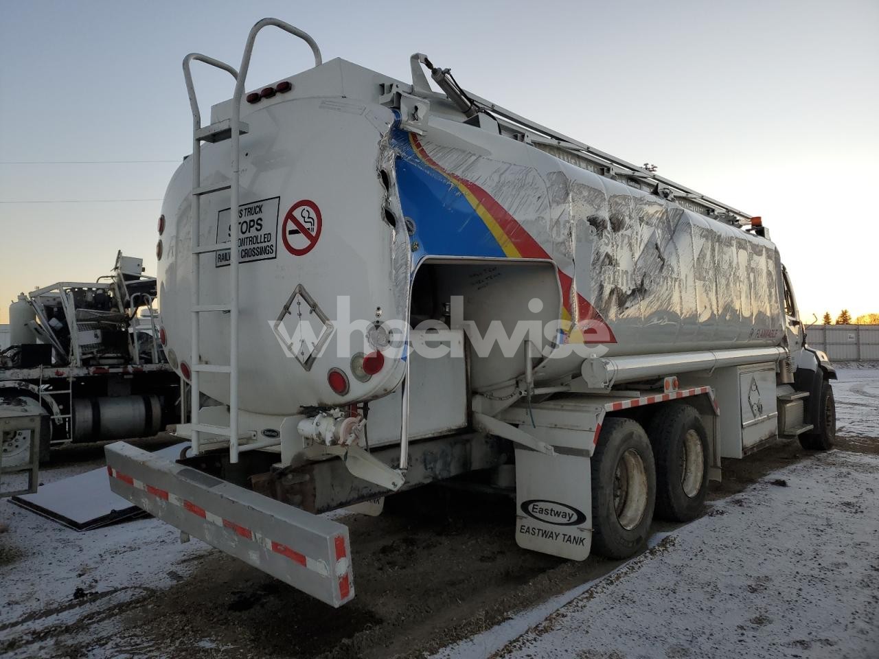 Photo 4 of 2019 FREIGHTLINER 114SD (VIN 1FVHG3DV7KHKJ8872)