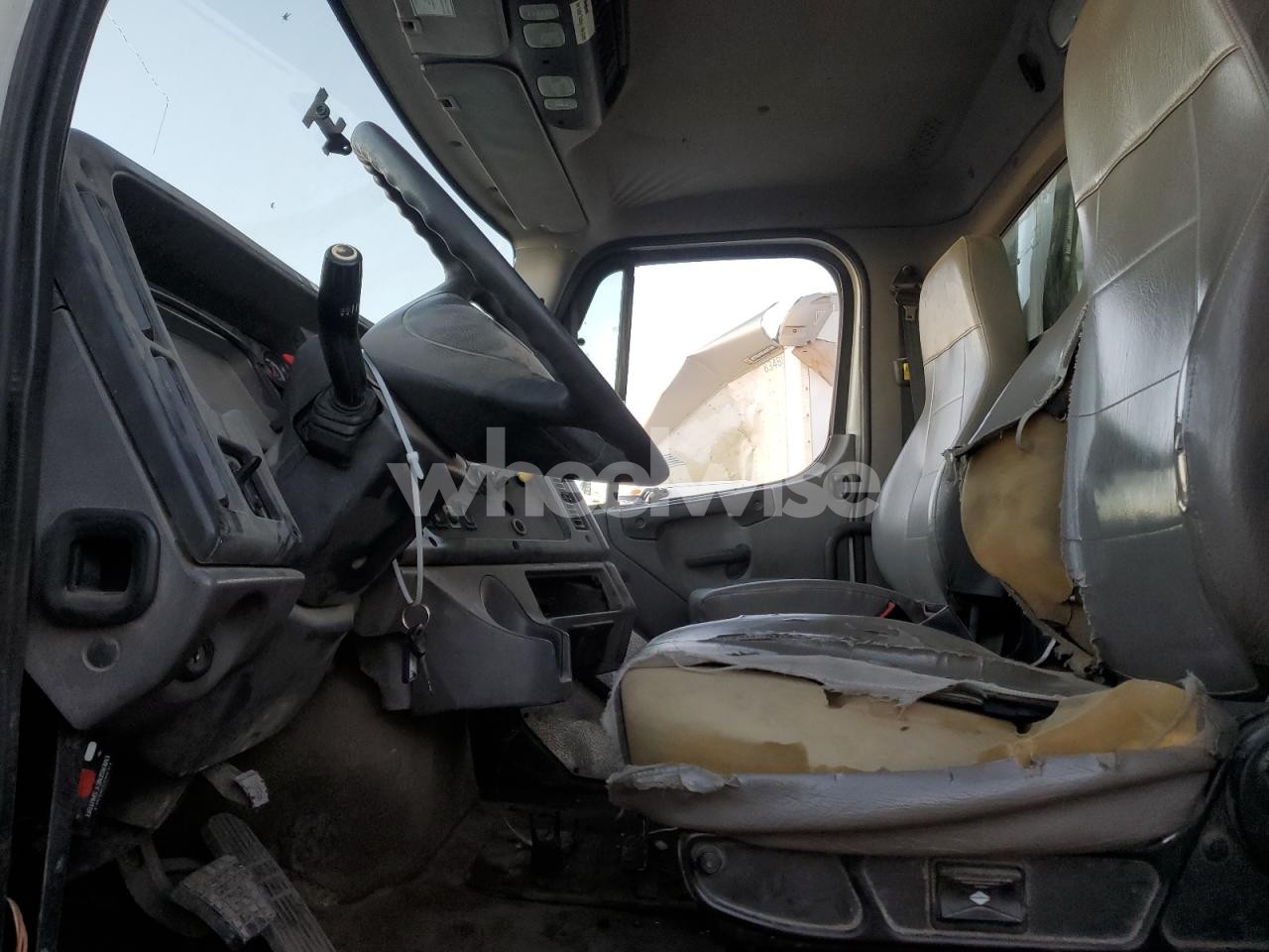 Photo 5 of 2019 FREIGHTLINER 114SD (VIN 1FVHG3DV7KHKJ8872)