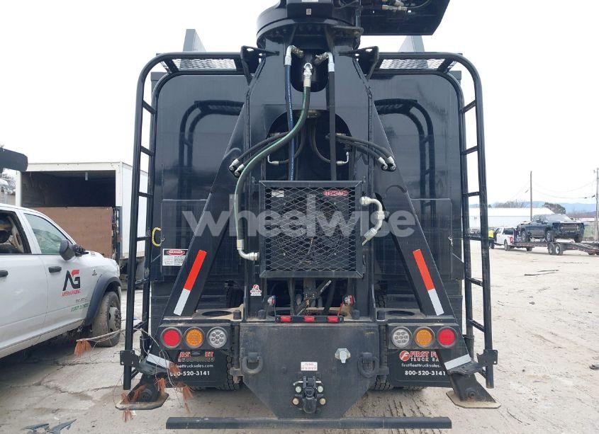 Photo 14 of 2025 Freightliner 114sd N/A (VIN 1FVMG3FMXSHVP5613)