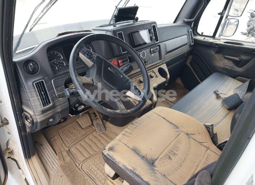 Photo 7 of 2025 Freightliner 114sd N/A (VIN 1FVMG3FMXSHVP5613)