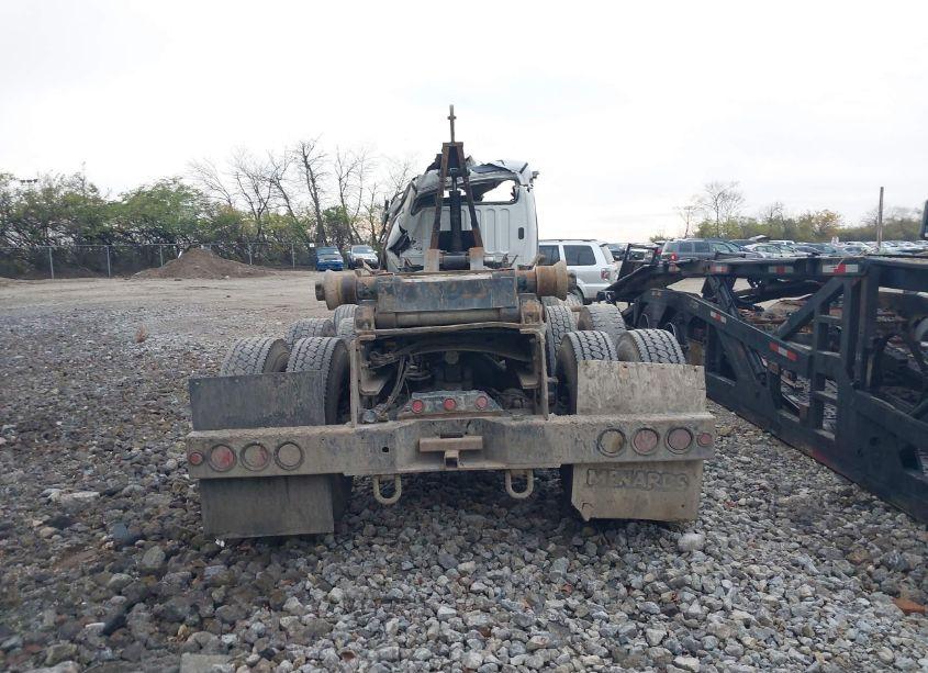 Photo 8 of 2011 Freightliner M2 N/A (VIN 1FVSCYBS5BDBB0831)