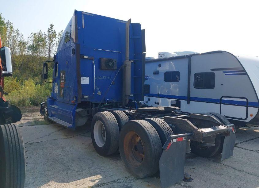 Photo 3 of 2012 Freightliner Columbia COLUMBIA (VIN 1FVXA7CG1CLBP9415)