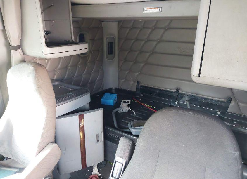 Photo 6 of 2012 Freightliner Columbia COLUMBIA (VIN 1FVXA7CG1CLBP9415)