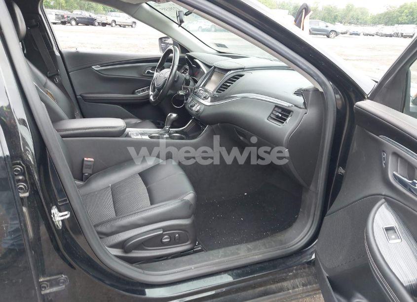 Photo 5 of 2017 Chevrolet Impala 1LT (VIN 1G1105S30HU191411)