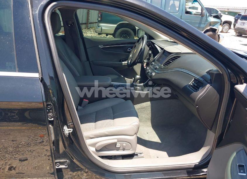 Photo 5 of 2017 Chevrolet Impala 1LT (VIN 1G1105S30HU212659)