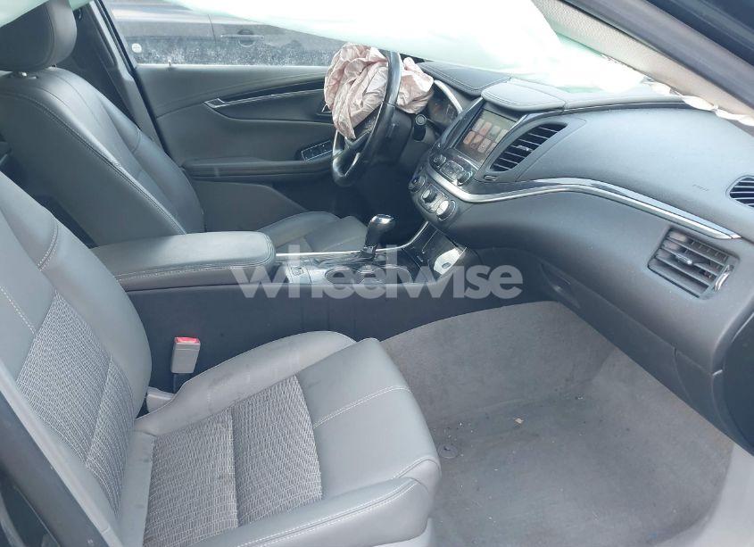 Photo 5 of 2018 Chevrolet Impala 1LT (VIN 1G1105S30JU122224)