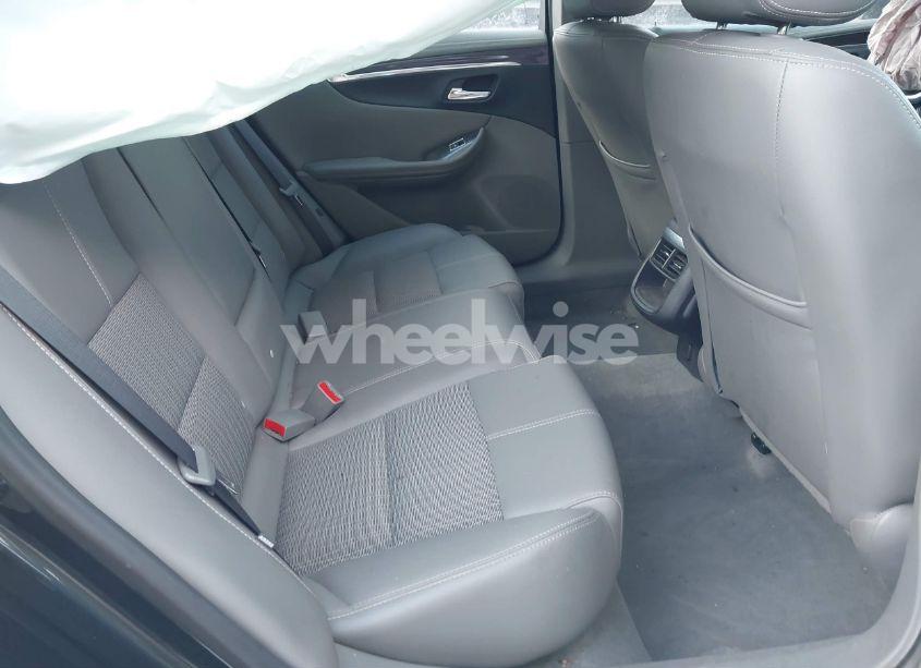 Photo 8 of 2018 Chevrolet Impala 1LT (VIN 1G1105S30JU122224)