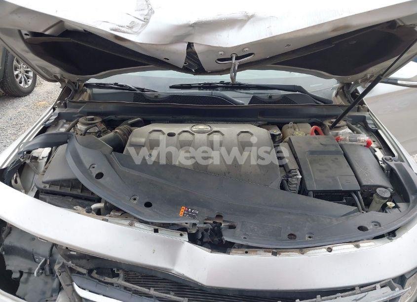 Photo 10 of 2018 Chevrolet Impala 1LT (VIN 1G1105S31JU149545)