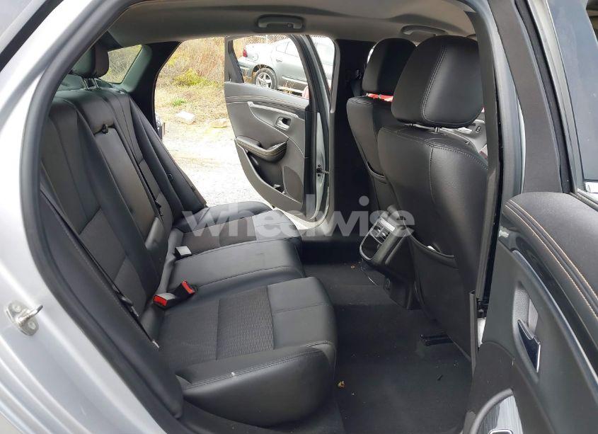 Photo 8 of 2018 Chevrolet Impala 1LT (VIN 1G1105S31JU149545)