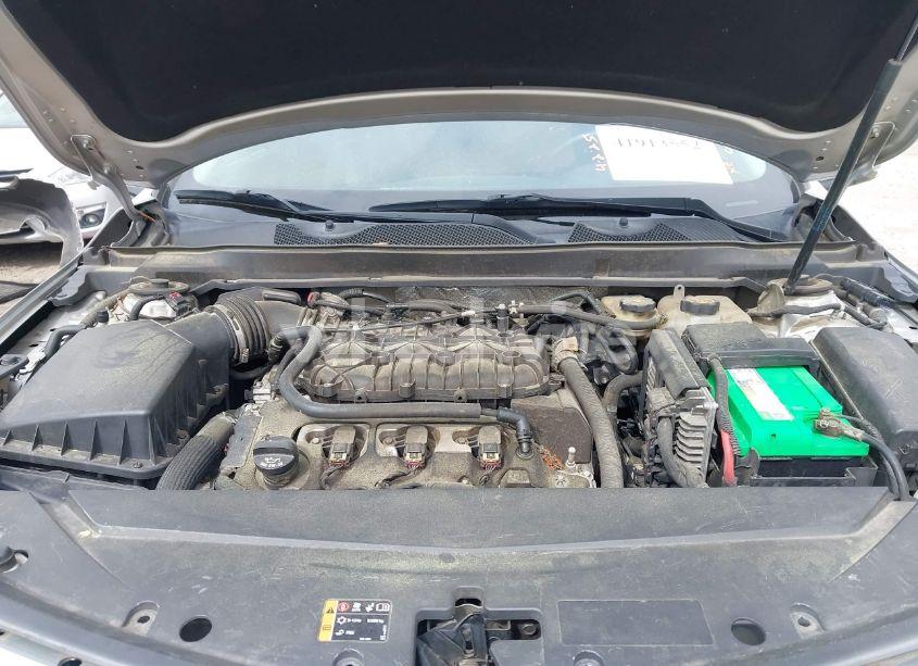 Photo 10 of 2017 Chevrolet Impala 1LT (VIN 1G1105S32HU133977)