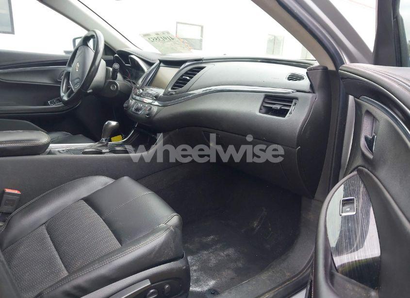 Photo 5 of 2017 Chevrolet Impala 1LT (VIN 1G1105S32HU133977)