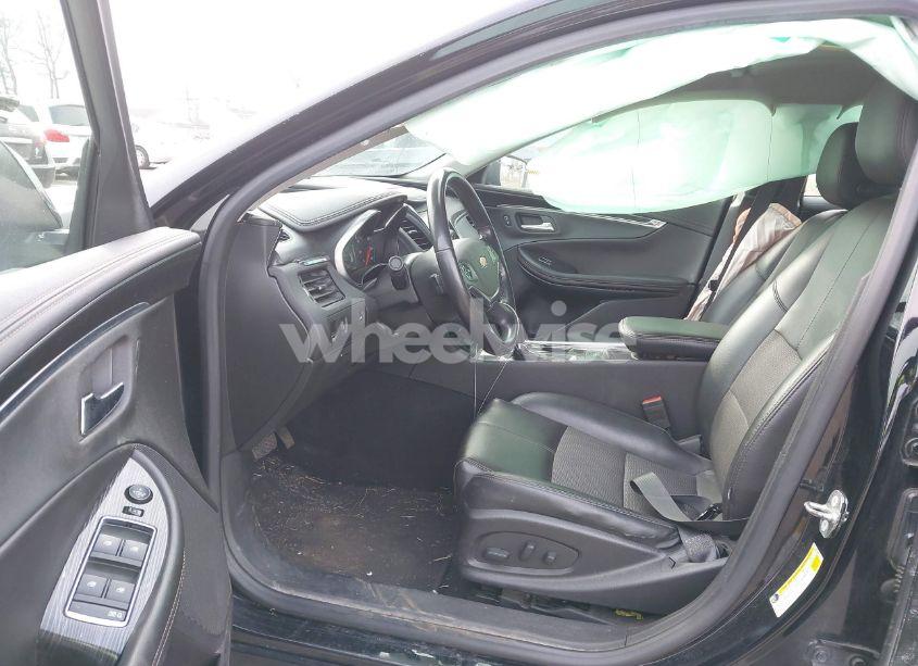 Photo 5 of 2018 Chevrolet Impala 1LT (VIN 1G1105S36JU112345)