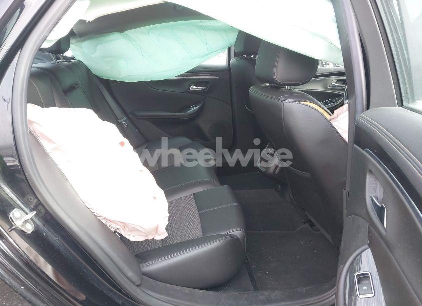 Photo 8 of 2018 Chevrolet Impala 1LT (VIN 1G1105S36JU112345)