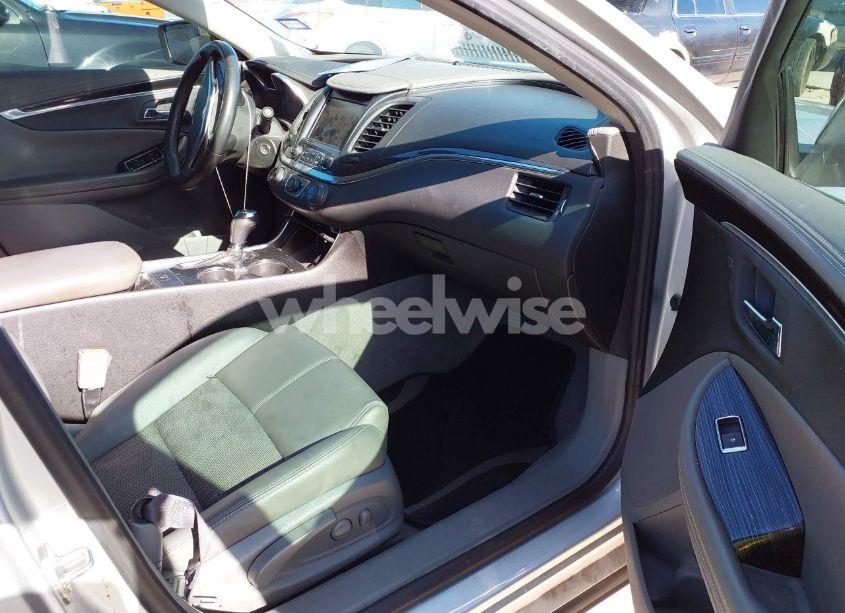 Photo 5 of 2017 Chevrolet Impala 1LT (VIN 1G1105S38HU189857)