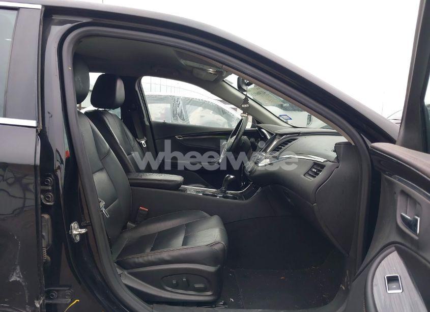 Photo 5 of 2018 Chevrolet Impala 1LT (VIN 1G1105S38JU103386)