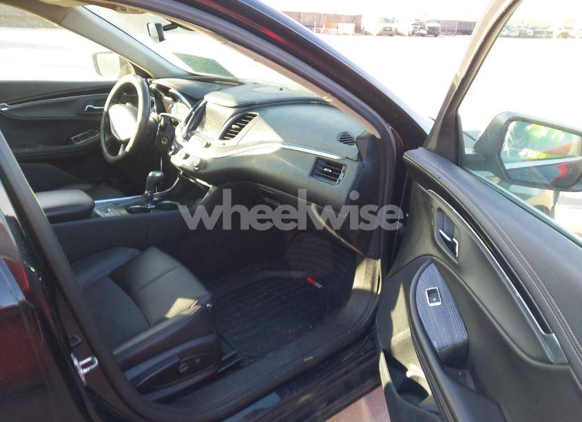 Photo 5 of 2017 Chevrolet Impala 1LT (VIN 1G1105S39HU185512)