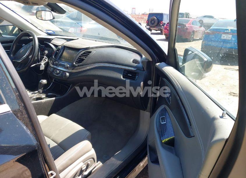 Photo 5 of 2017 Chevrolet Impala 1LT (VIN 1G1105S39HU189768)