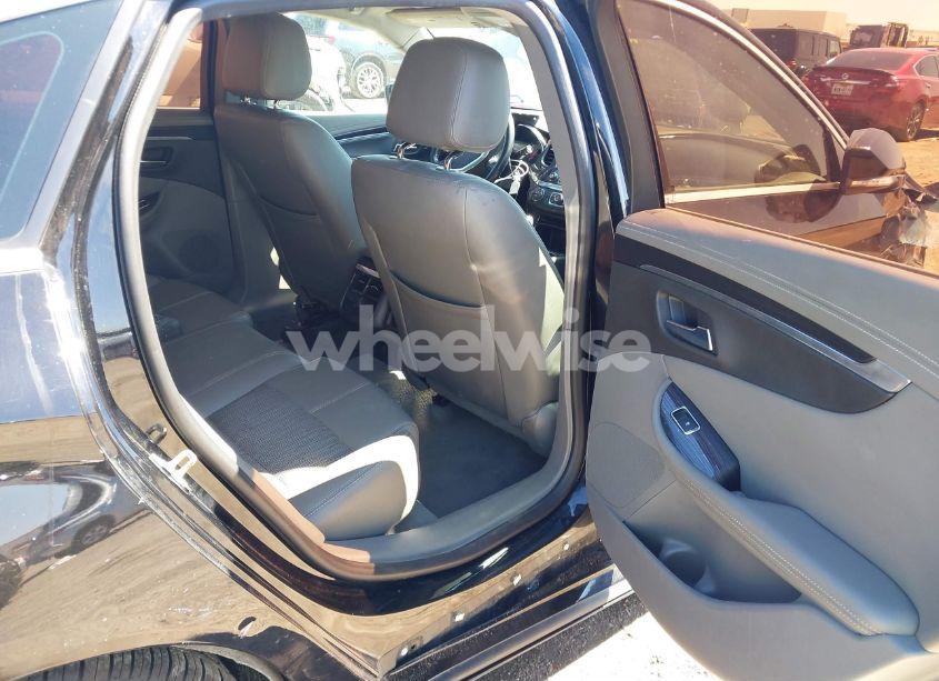 Photo 8 of 2017 Chevrolet Impala 1LT (VIN 1G1105S39HU189768)