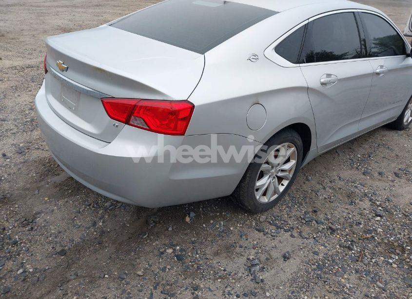 Photo 4 of 2018 Chevrolet Impala 1LT (VIN 1G1105S39JU135456)