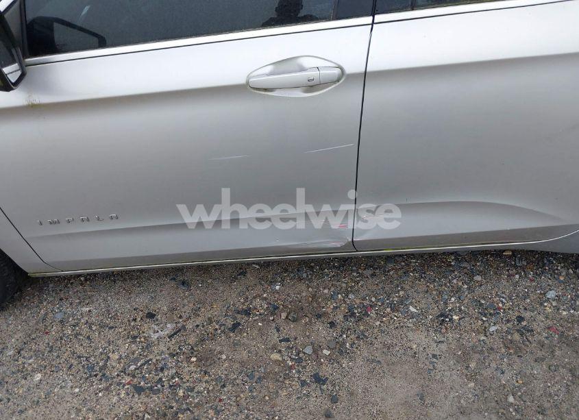 Photo 5 of 2018 Chevrolet Impala 1LT (VIN 1G1105S39JU135456)