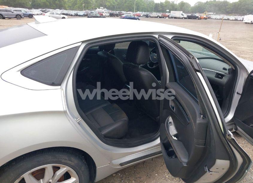 Photo 7 of 2018 Chevrolet Impala 1LT (VIN 1G1105S39JU135456)