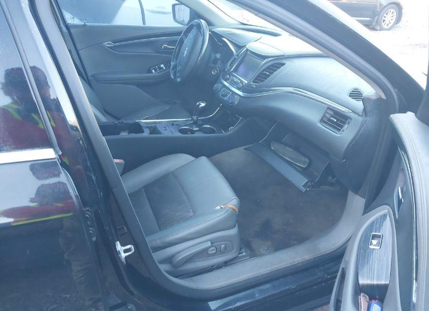 Photo 5 of 2017 Chevrolet Impala 1LT (VIN 1G1105S3XHU182070)