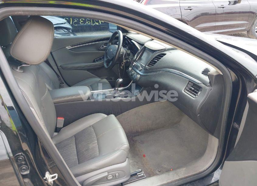 Photo 5 of 2017 Chevrolet Impala 1LT (VIN 1G1105S3XHU191335)