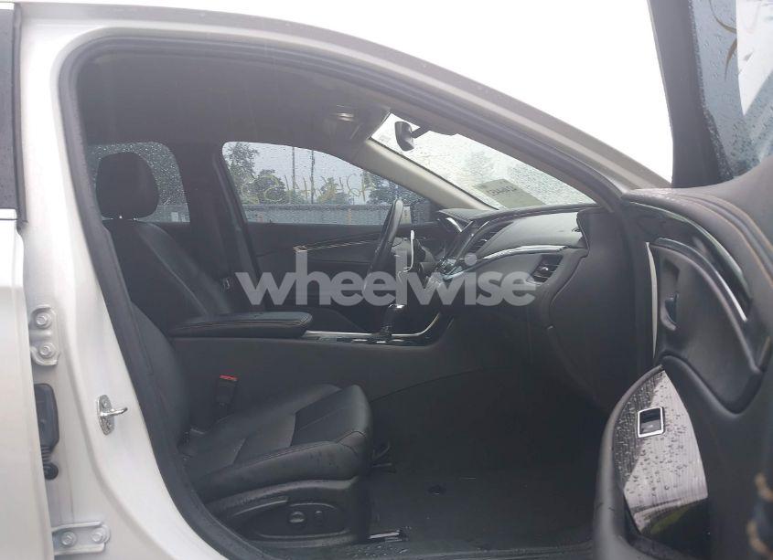 Photo 5 of 2017 Chevrolet Impala 1LT (VIN 1G1105S3XHU214175)