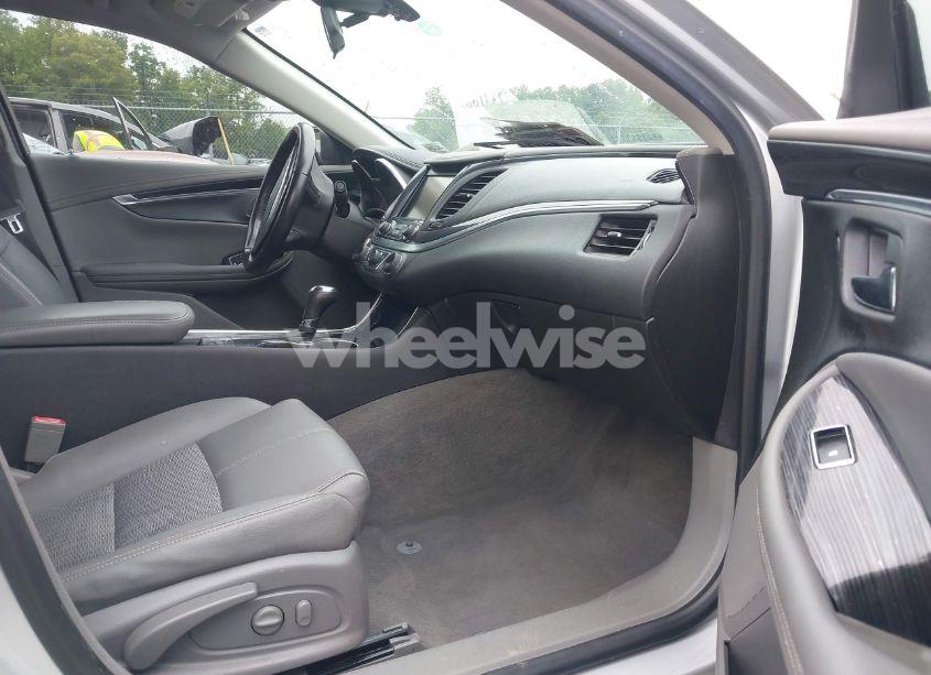 Photo 5 of 2018 Chevrolet Impala 1LT (VIN 1G1105SA1JU131478)