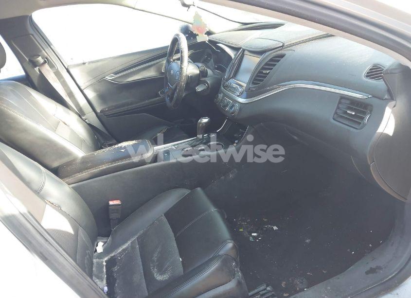 Photo 5 of 2017 Chevrolet Impala 1LT (VIN 1G1105SA2HU160143)