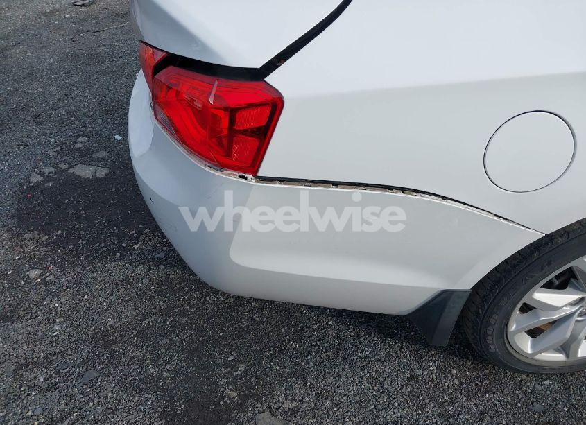 Photo 6 of 2016 Chevrolet Impala 1LT (VIN 1G1105SA3GU161137)