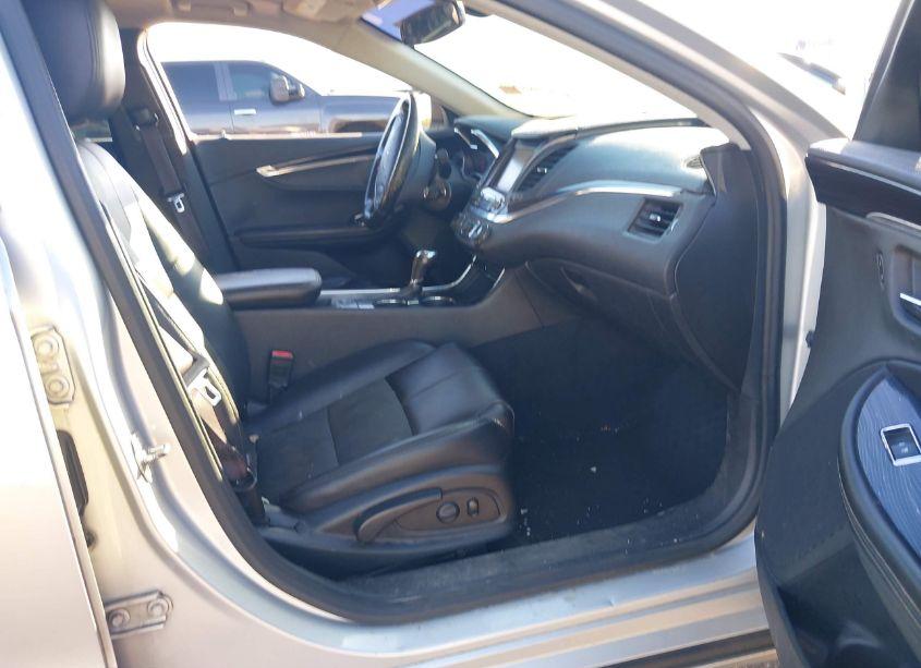 Photo 5 of 2016 Chevrolet Impala 1LT (VIN 1G1105SA7GU153199)