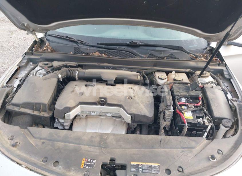 Photo 10 of 2018 Chevrolet Impala 1LT (VIN 1G1105SA8JU143854)