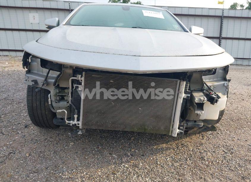 Photo 12 of 2018 Chevrolet Impala 1LT (VIN 1G1105SA8JU143854)