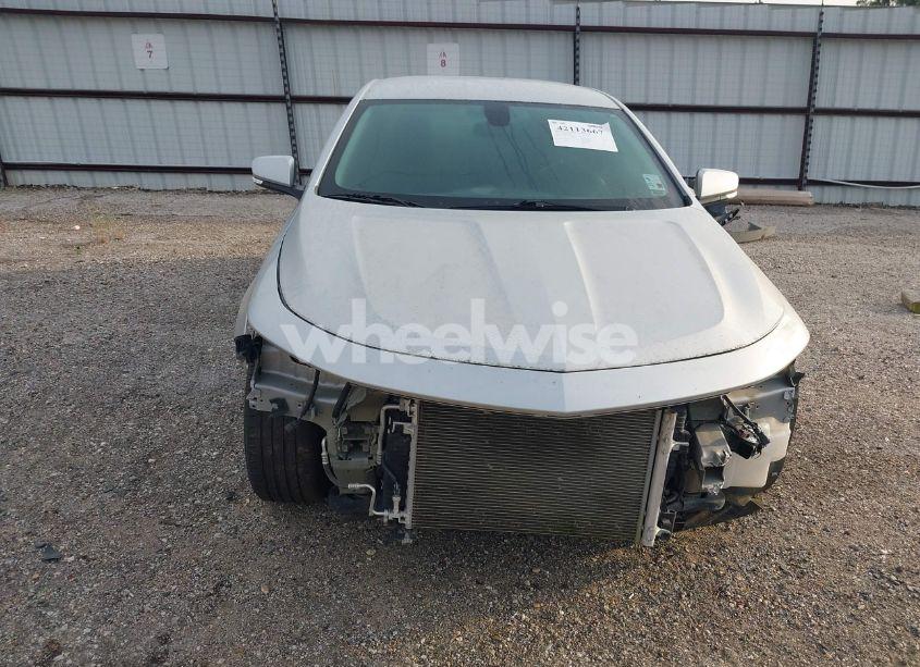 Photo 13 of 2018 Chevrolet Impala 1LT (VIN 1G1105SA8JU143854)