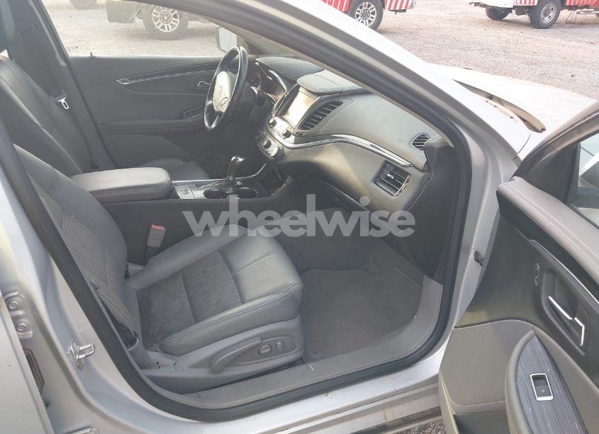 Photo 5 of 2018 Chevrolet Impala 1LT (VIN 1G1105SA8JU143854)