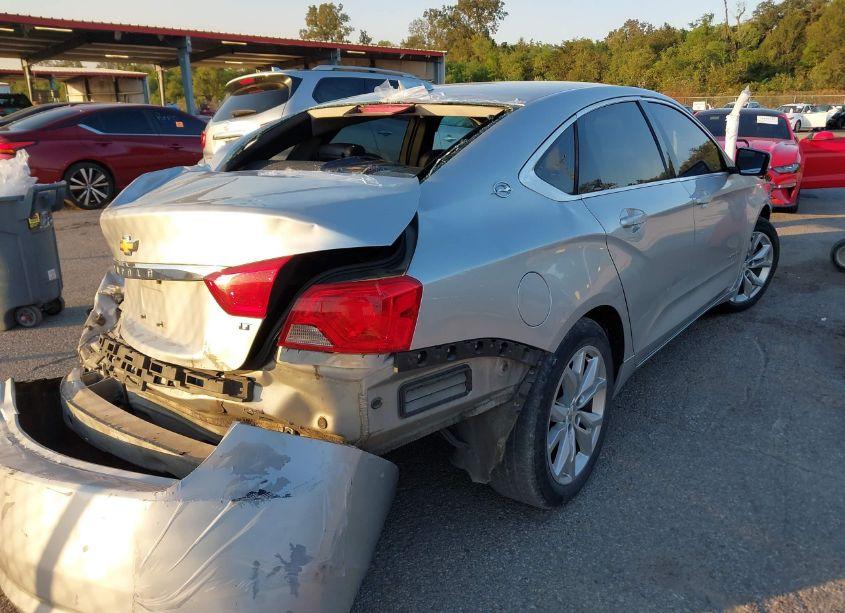Photo 4 of 2017 Chevrolet Impala 1LT (VIN 1G1105SAXHU175781)