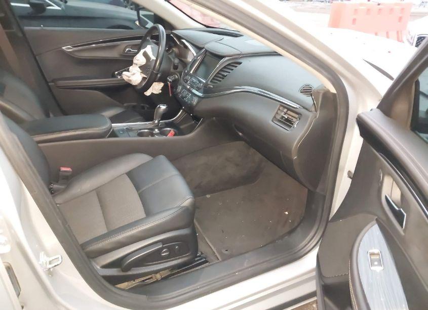 Photo 5 of 2016 Chevrolet Impala 2LT (VIN 1G1115S33GU115189)