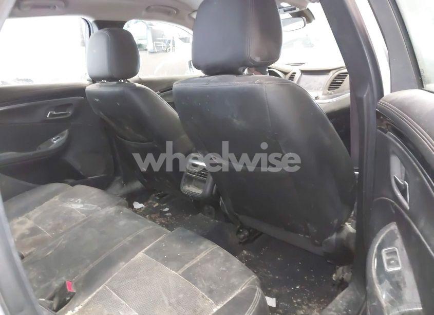 Photo 8 of 2016 Chevrolet Impala 2LT (VIN 1G1115S3XGU158606)