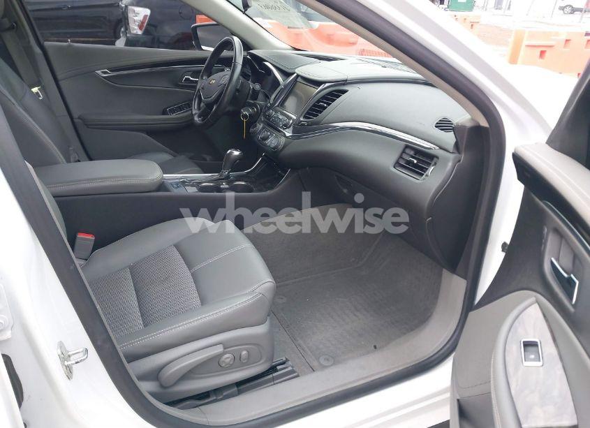 Photo 5 of 2014 Chevrolet Impala 1LT (VIN 1G1115SL4EU119524)