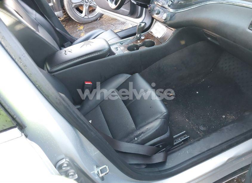 Photo 5 of 2014 Chevrolet Impala 2LT (VIN 1G1125S31EU109501)