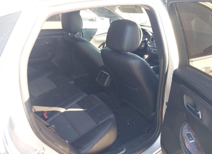 Photo 8 of 2015 Chevrolet Impala 2LT (VIN 1G1125S32FU132626)