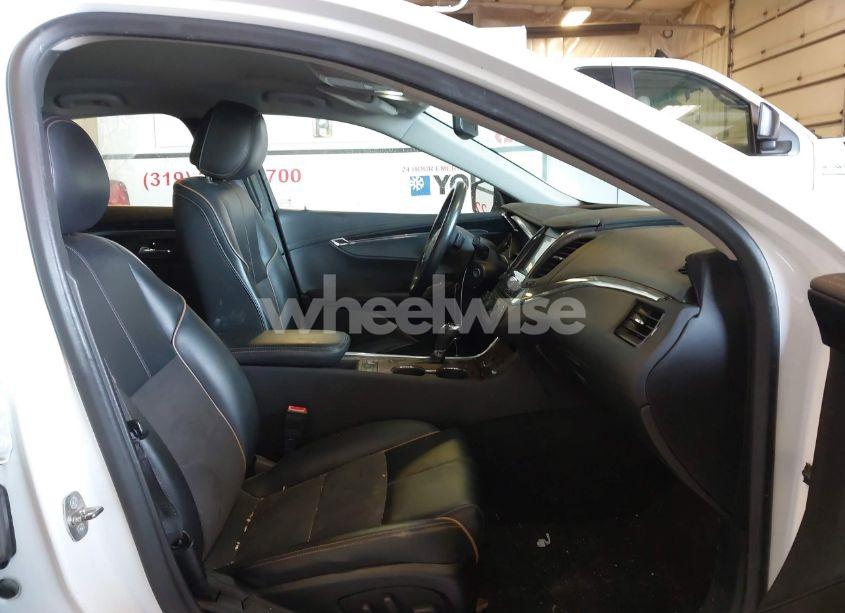 Photo 5 of 2014 Chevrolet Impala 2LT (VIN 1G1125S33EU107054)