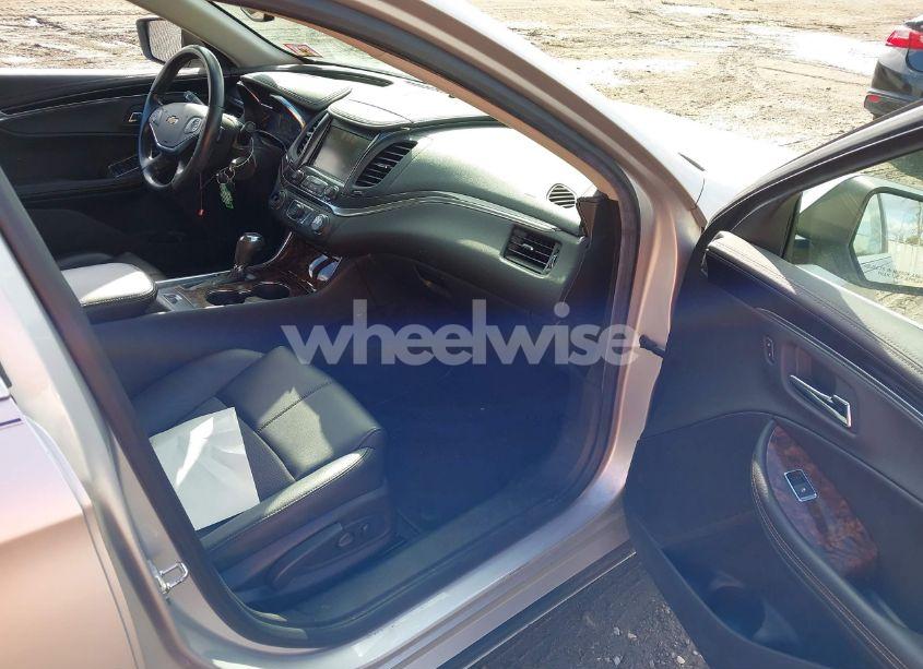 Photo 5 of 2015 Chevrolet Impala 2LT (VIN 1G1125S33FU130285)