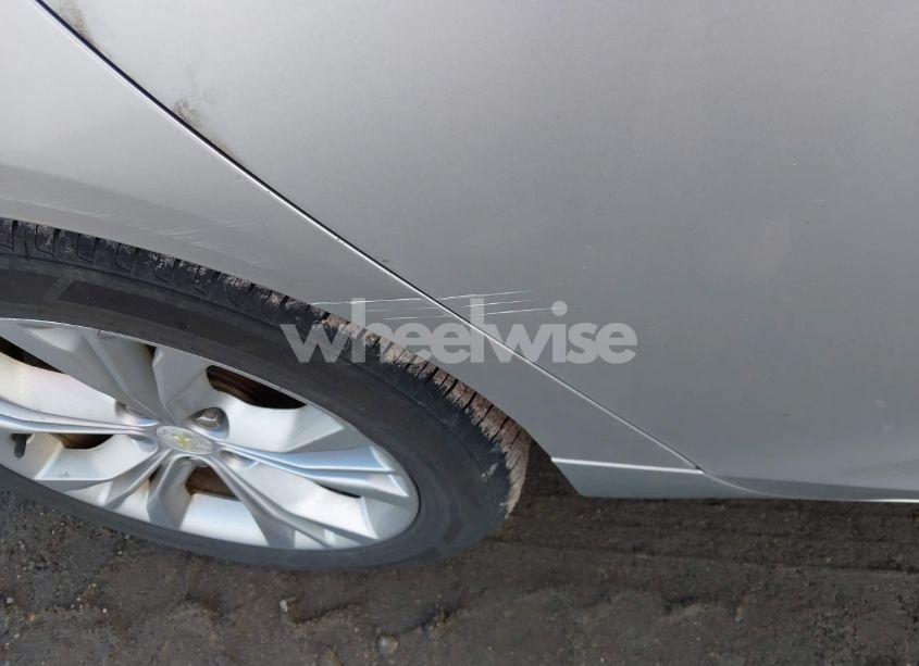 Photo 6 of 2015 Chevrolet Impala 2LT (VIN 1G1125S33FU130285)