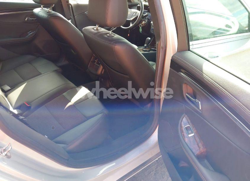 Photo 8 of 2015 Chevrolet Impala 2LT (VIN 1G1125S33FU130285)